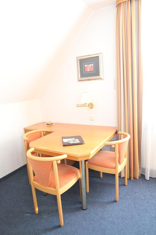 Hotel Am Ostpark Нойбиберг Номер фото