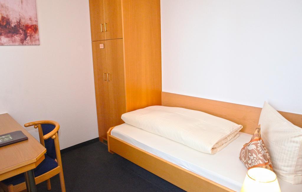 Hotel Am Ostpark Нойбиберг Номер фото