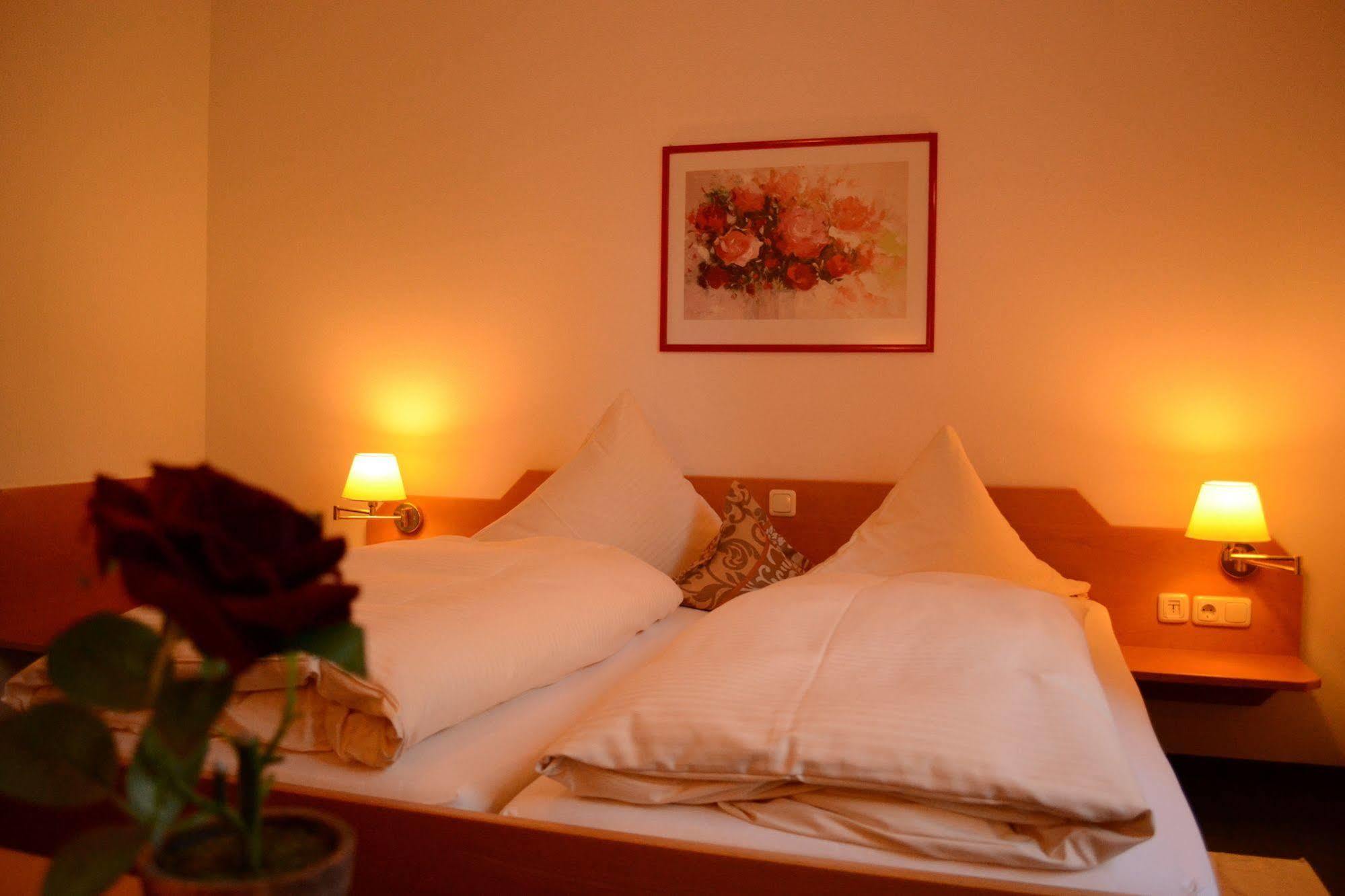 Hotel Am Ostpark Нойбиберг Экстерьер фото